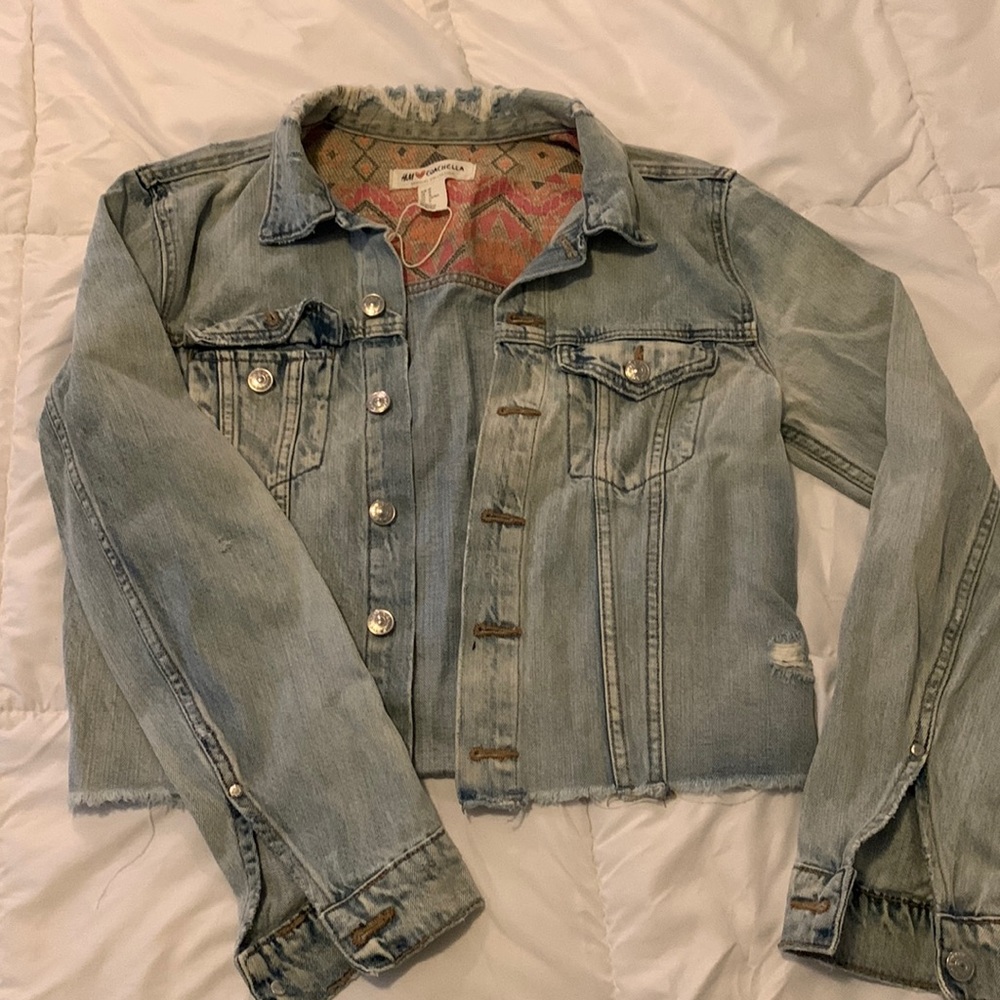 H&M denim jacket. Distressed size 12 in kids